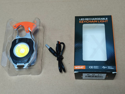 Багатофункціональний міні-ліхтар W5147 LED-брелок із запальничкою, стропорізом, викруткою та свистком